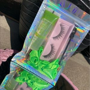 Fluffy lash deluxe set from my lash line